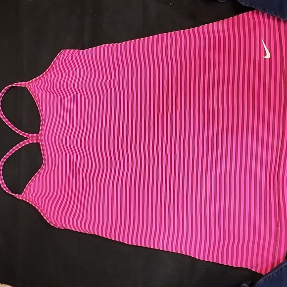 Nike Tops - Nike Dry Fit Slim fit Sports Bra /Tank Top sz Large